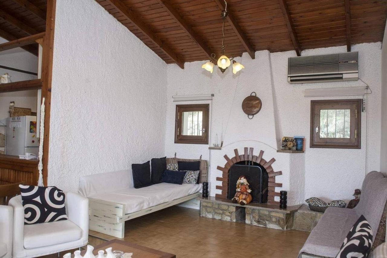 Villa Mary's House Nikiana